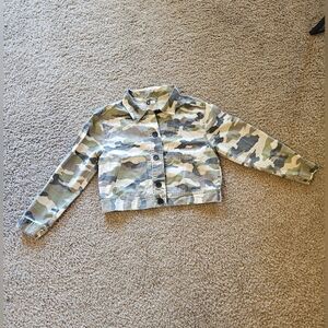 Divided Cropped Button-Front Camouflage Jacket, Size Medium